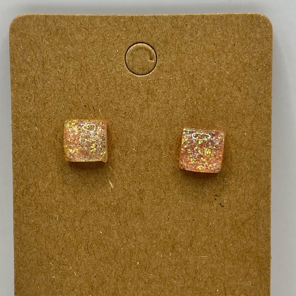 Peach shiny square stud earrings